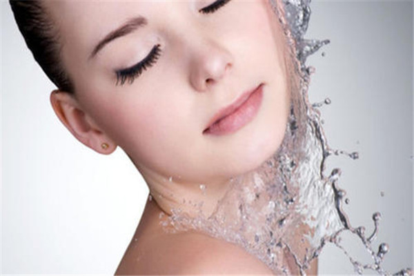 用鹽刷牙能快速變白嗎 刷牙注意事項(xiàng)