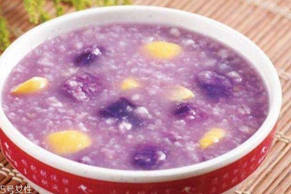 紫薯粥的營養(yǎng)價值有什么呢 怎么自作紫薯粥呢 紫薯粥的營養(yǎng)價值有什么呢 怎么自作紫薯粥呢