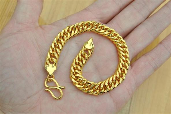 黃金手鏈會顯老嗎 黃金手鏈適合年輕人嗎 黃金手鏈會顯老嗎 黃金手鏈適合年輕人嗎