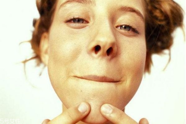 下巴長痘痘怎么辦 下巴長痘痘這樣調理 下巴長痘痘怎么辦 下巴長痘痘這樣調理