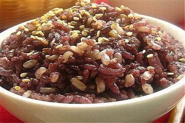 米飯能冷凍嗎 米飯最好是不要放冰箱太長(zhǎng)時(shí)間