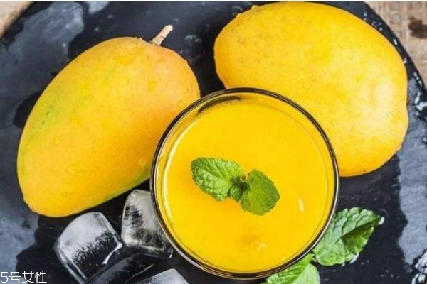 芒果有什么營(yíng)養(yǎng)價(jià)值呢 芒果不能和什么一起吃呢 芒果有什么營(yíng)養(yǎng)價(jià)值呢 芒果不能和什么一起吃呢