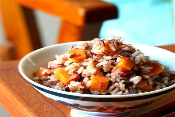 米飯有脂肪嗎 米飯的脂肪高嗎 米飯有脂肪嗎 米飯的脂肪高嗎