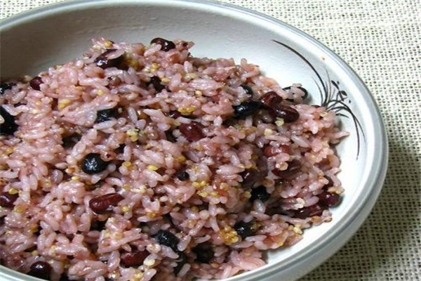 米飯有脂肪嗎 米飯的脂肪高嗎 米飯有脂肪嗎 米飯的脂肪高嗎