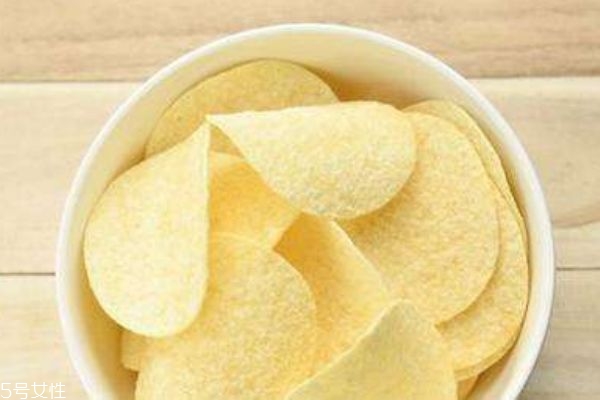 如何自制薯片呢 薯片的成分有什么呢 如何自制薯片呢 薯片的成分有什么呢