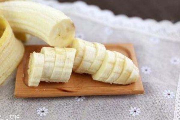 香蕉有什么營養(yǎng)價值呢 吃香蕉有什么好處呢 香蕉有什么營養(yǎng)價值呢 吃香蕉有什么好處呢