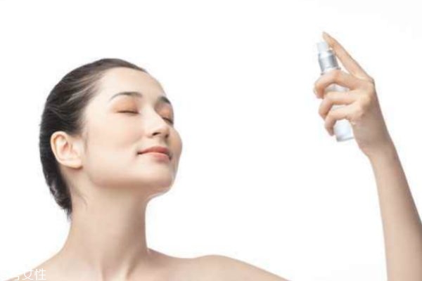 臉干癢用什么補水 臉部干癢怎么回事 臉干癢用什么補水 臉部干癢怎么回事