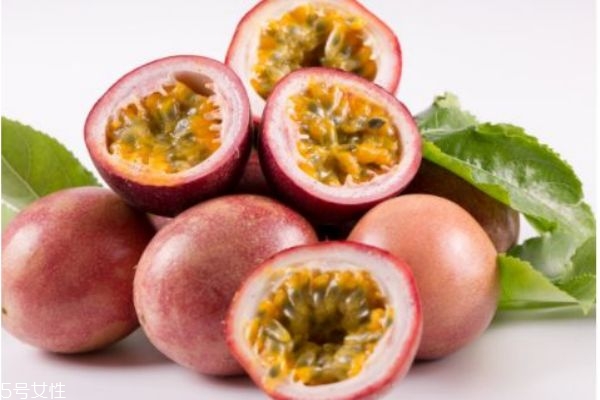百香果有什么營(yíng)養(yǎng)價(jià)值呢 吃百香果有什么好處呢 百香果有什么營(yíng)養(yǎng)價(jià)值呢 吃百香果有什么好處呢