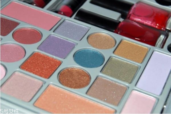 孕婦能用化妝品嗎 孕婦禁用的10大化妝品 孕婦能用化妝品嗎 孕婦禁用的10大化妝品