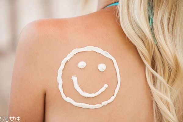 隔離霜在防曬霜前還是后 順序弄反就沒效果了 隔離霜在防曬霜前還是后 順序弄反就沒效果了