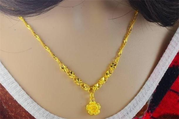 黃金項(xiàng)鏈為什么會(huì)變色 黃金項(xiàng)鏈變色了怎么辦 黃金項(xiàng)鏈為什么會(huì)變色 黃金項(xiàng)鏈變色了怎么辦