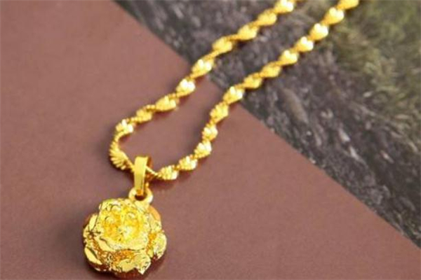 黃金項(xiàng)鏈為什么會(huì)變色 黃金項(xiàng)鏈變色了怎么辦 黃金項(xiàng)鏈為什么會(huì)變色 黃金項(xiàng)鏈變色了怎么辦