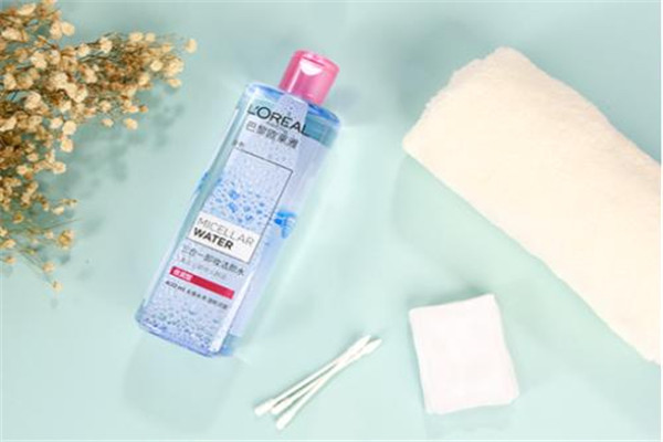 卸妝水可以卸指甲嗎 卸指甲最好是用專門的卸甲水 卸妝水可以卸指甲嗎 卸指甲最好是用專門的卸甲水