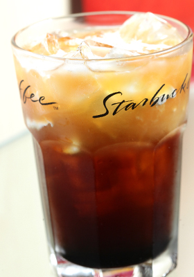 簡單做出好喝的冰咖啡 熱天里的舒心味 簡單做出好喝的冰咖啡 熱天里的舒心味