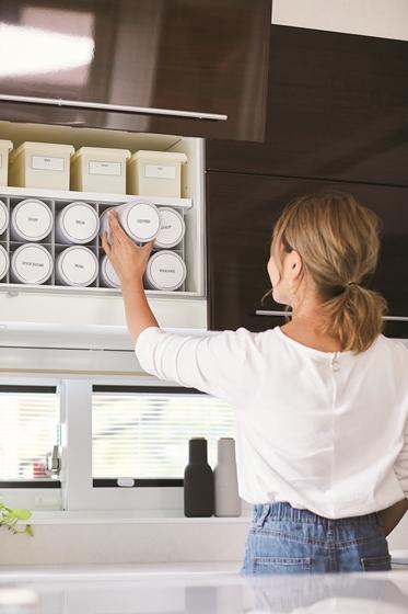 日本達(dá)人的收納技巧 簡(jiǎn)單2招讓廚房改頭換面 日本達(dá)人的收納技巧 簡(jiǎn)單2招讓廚房改頭換面