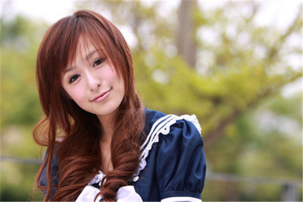 掉頭發(fā)的人能染發(fā)嗎 掉頭發(fā)的人怎么護理頭發(fā) 掉頭發(fā)的人能染發(fā)嗎 掉頭發(fā)的人怎么護理頭發(fā)