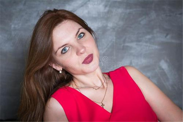 頭發(fā)掉色快什么原因 頭發(fā)掉色快怎么護(hù)理 頭發(fā)掉色快什么原因 頭發(fā)掉色快怎么護(hù)理