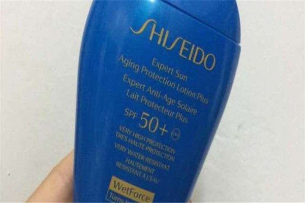 防曬霜的用量是多少 防曬霜用量怎么控制 防曬霜的用量是多少 防曬霜用量怎么控制