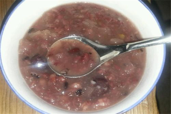 八寶粥是垃圾食品嗎 八寶粥是屬于什么食品 八寶粥是垃圾食品嗎 八寶粥是屬于什么食品