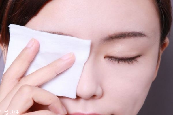 眼影眼線怎么卸妝 怎么卸眼妝最干凈 眼影眼線怎么卸妝 怎么卸眼妝最干凈