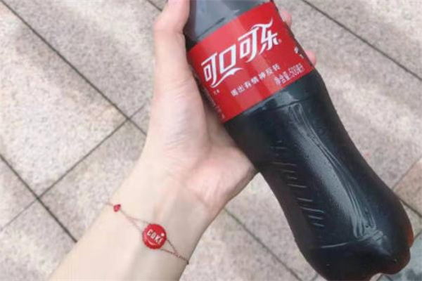 肥宅快樂水手鏈多少錢 周大?？煽诳蓸肥宙渻r(jià)格