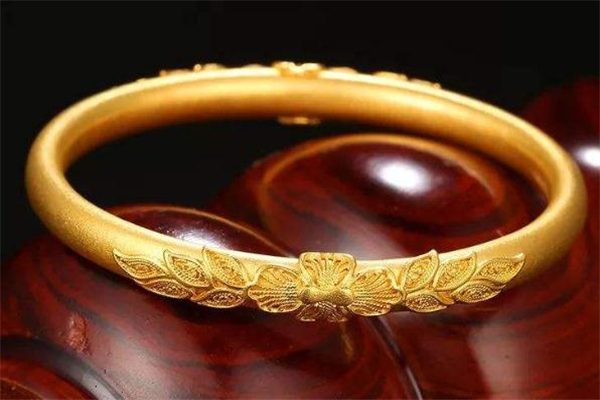 古法黃金手鐲優(yōu)缺點(diǎn) 古法黃金手鐲的保養(yǎng)方法 古法黃金手鐲優(yōu)缺點(diǎn) 古法黃金手鐲的保養(yǎng)方法