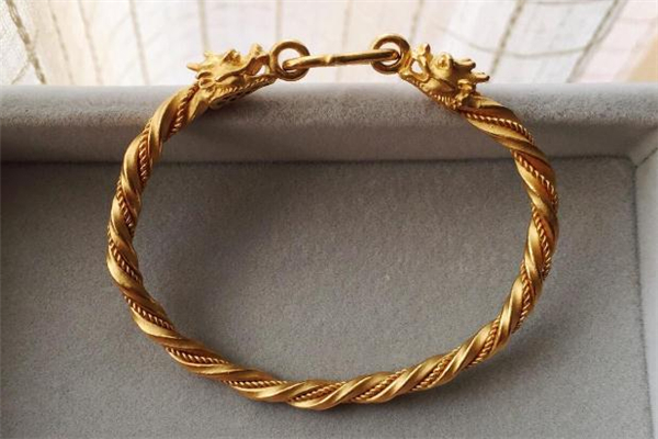 古法黃金手鐲容易刮花嗎 古法黃金手鐲表面刮花怎么辦 古法黃金手鐲容易刮花嗎 古法黃金手鐲表面刮花怎么辦