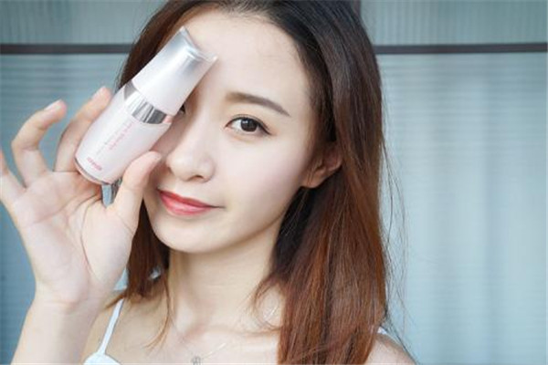 眼角皺紋多是什么原因 眼角皺紋多怎么能消除 眼角皺紋多是什么原因 眼角皺紋多怎么能消除