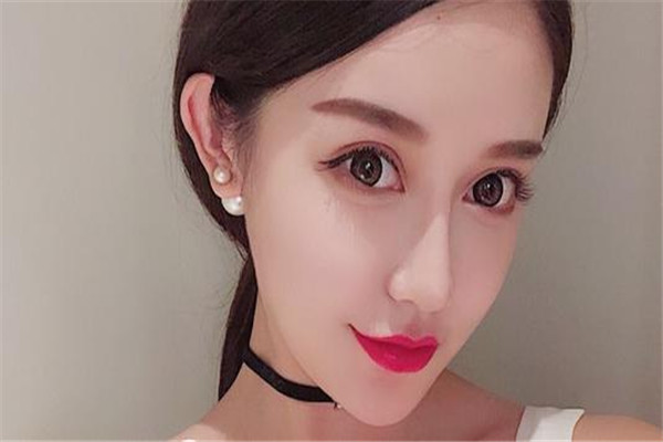 鼻子假體排異什么癥狀 鼻子假體為什么排異 鼻子假體排異什么癥狀 鼻子假體為什么排異