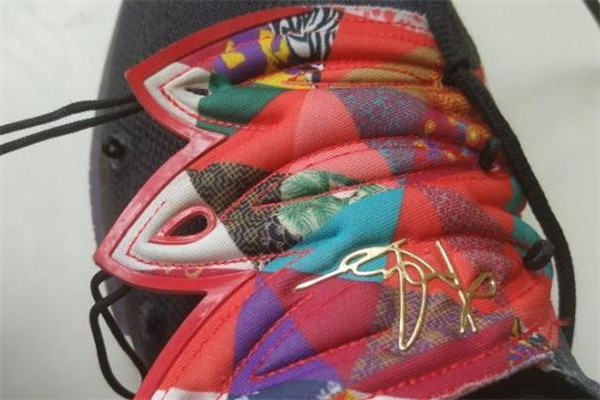 耐克歐文5捕蠅草怎么系 歐文5捕蠅草教程 耐克歐文5捕蠅草怎么系 歐文5捕蠅草教程