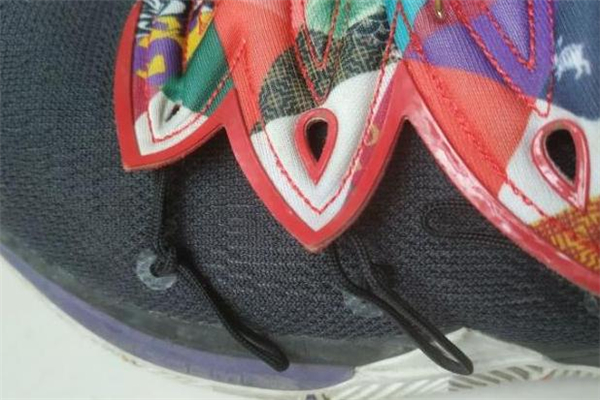 耐克歐文5捕蠅草怎么系 歐文5捕蠅草教程 耐克歐文5捕蠅草怎么系 歐文5捕蠅草教程