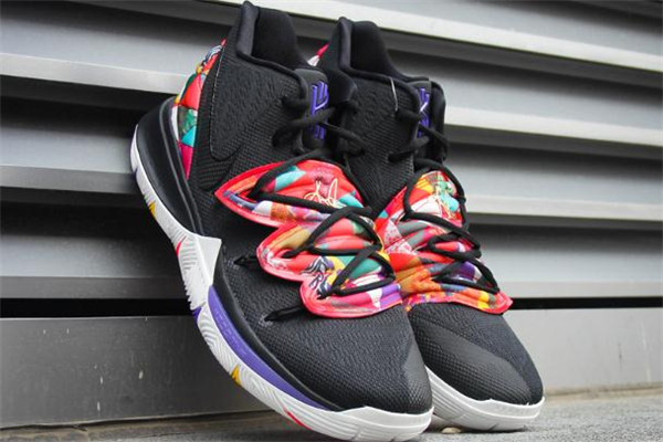 耐克歐文5捕蠅草怎么系 歐文5捕蠅草教程 耐克歐文5捕蠅草怎么系 歐文5捕蠅草教程