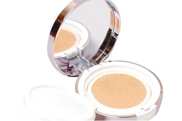 定妝粉和氣墊的區(qū)別 定妝粉和氣墊的使用步驟 定妝粉和氣墊的區(qū)別 定妝粉和氣墊的使用步驟