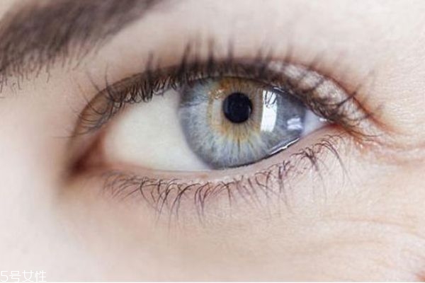 擦眼霜用哪個手指最好 擦眼霜注意事項(xiàng)