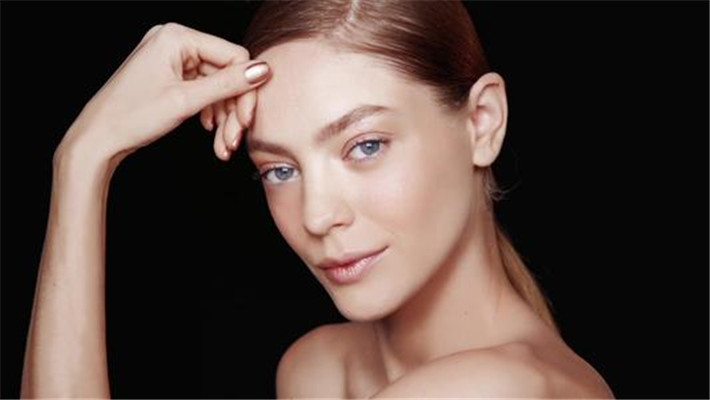 皮膚缺水如何補(bǔ)水 皮膚缺水怎么辦 皮膚缺水如何補(bǔ)水 皮膚缺水怎么辦