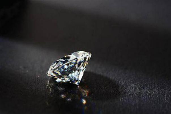 鉆石顏色和凈度哪個重要 鉆戒顏色和凈度取哪個 鉆石顏色和凈度哪個重要 鉆戒顏色和凈度取哪個
