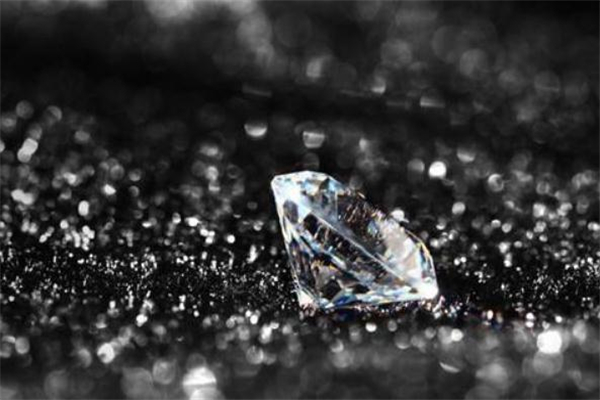 鉆石顏色和凈度哪個重要 鉆戒顏色和凈度取哪個 鉆石顏色和凈度哪個重要 鉆戒顏色和凈度取哪個