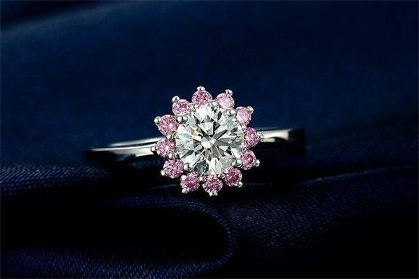 鉆石顏色和凈度哪個重要 鉆戒顏色和凈度取哪個 鉆石顏色和凈度哪個重要 鉆戒顏色和凈度取哪個