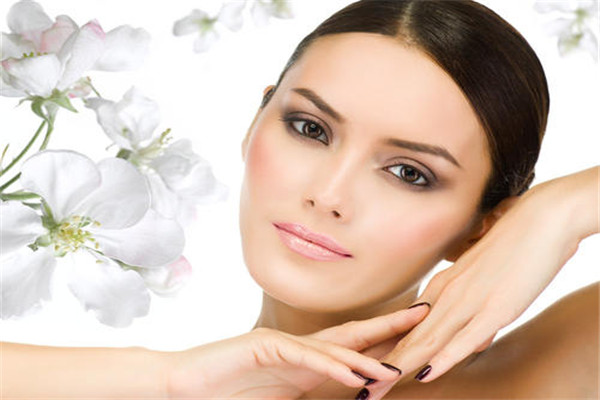 美瞳可以用水泡嗎 美瞳用水泡會怎么樣 美瞳可以用水泡嗎 美瞳用水泡會怎么樣