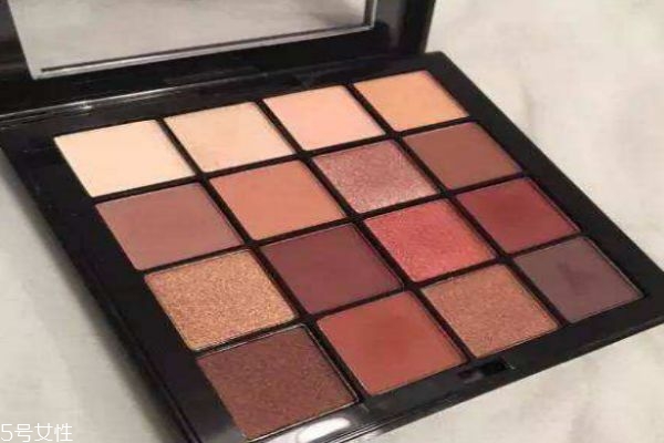 好的眼影品牌有什么呢 內(nèi)雙應(yīng)該怎么畫眼影呢 好的眼影品牌有什么呢 內(nèi)雙應(yīng)該怎么畫眼影呢