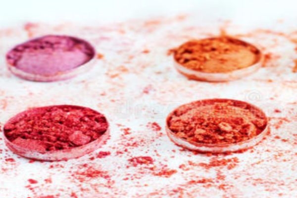 好的眼影品牌有什么呢 內(nèi)雙應(yīng)該怎么畫眼影呢 好的眼影品牌有什么呢 內(nèi)雙應(yīng)該怎么畫眼影呢