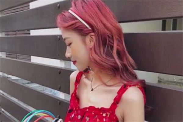 媚拉紅是什么顏色 媚拉紅色頭發(fā)圖片 媚拉紅是什么顏色 媚拉紅色頭發(fā)圖片