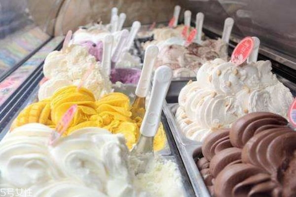 雪糕是怎么制作的呢 雪糕吃多了有什么壞處呢 雪糕是怎么制作的呢 雪糕吃多了有什么壞處呢