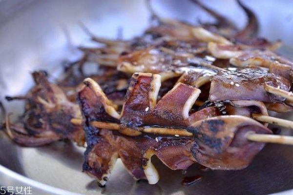 魷魚(yú)有什么營(yíng)養(yǎng)價(jià)值呢 吃魷魚(yú)有什么好處呢 魷魚(yú)有什么營(yíng)養(yǎng)價(jià)值呢 吃魷魚(yú)有什么好處呢