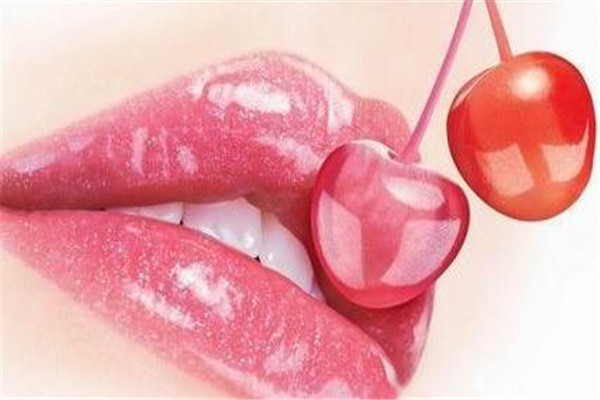 嘴唇干裂什么原因 嘴唇干裂怎么快速恢復(fù) 嘴唇干裂什么原因 嘴唇干裂怎么快速恢復(fù)
