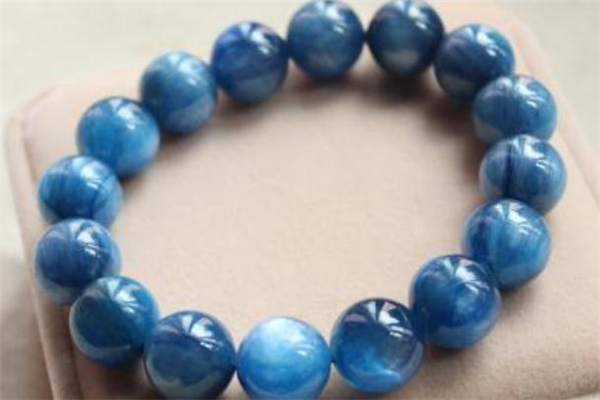 藍(lán)絨晶的價(jià)格是多少 藍(lán)絨晶真的什么價(jià)位 藍(lán)絨晶的價(jià)格是多少 藍(lán)絨晶真的什么價(jià)位