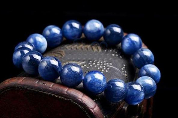 藍(lán)絨晶的價(jià)格是多少 藍(lán)絨晶真的什么價(jià)位 藍(lán)絨晶的價(jià)格是多少 藍(lán)絨晶真的什么價(jià)位