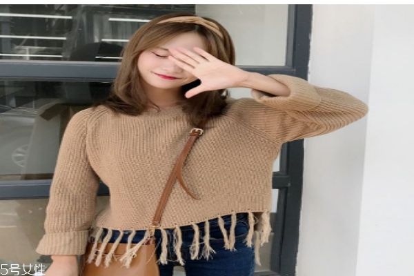 羊毛衫怎么搭配好看呢 一般黃色皮膚應(yīng)該穿什么顏色的羊毛衫呢 羊毛衫怎么搭配好看呢 一般黃色皮膚應(yīng)該穿什么顏色的羊毛衫呢