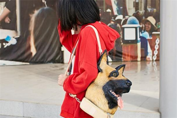 狗頭雙肩包多少錢 bnu狗頭雙肩包正品價(jià)格 狗頭雙肩包多少錢 bnu狗頭雙肩包正品價(jià)格