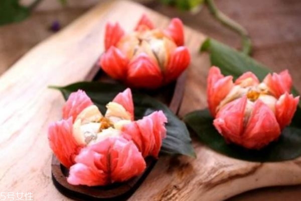 荷花有什么作用呢 一般幾月份荷花開花呢 荷花有什么作用呢 一般幾月份荷花開花呢